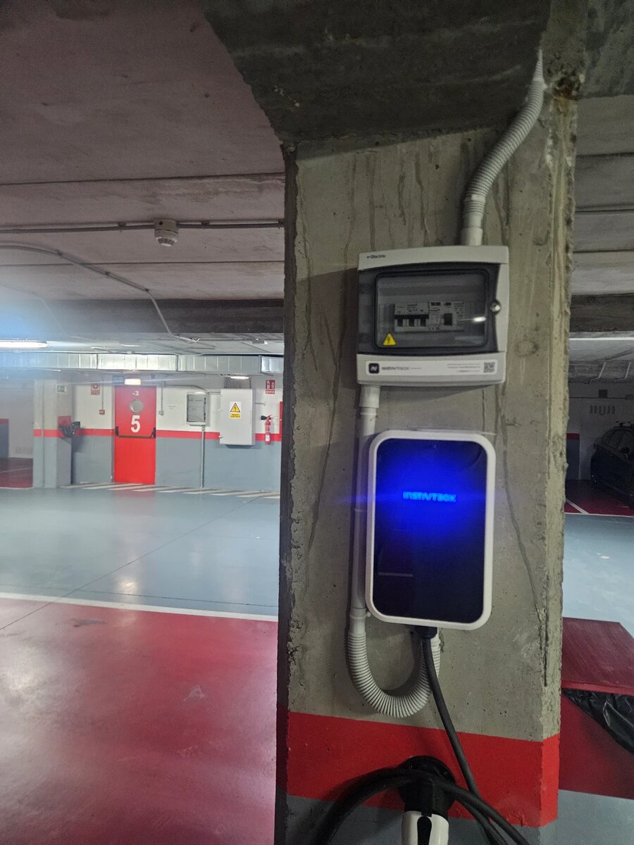 Instalación cargador Wallbox InstantBox garaje