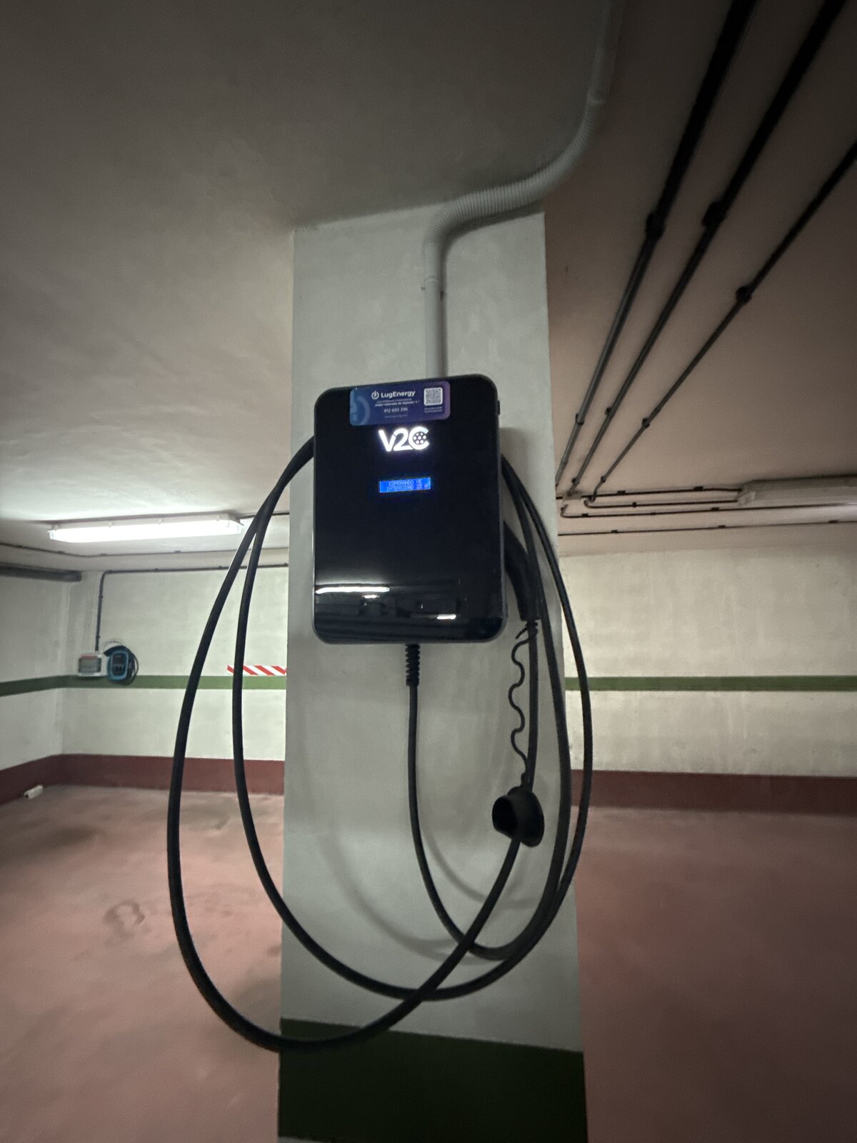 Instalación cargador V2C Trydan LugEnergy garaje